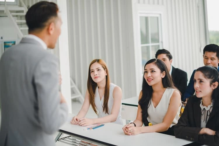 Dịch vụ Coach 1:1 và Coach Nhóm – Hỗ trợ chuyển hóa cá nhân sâu sắc, bền vững